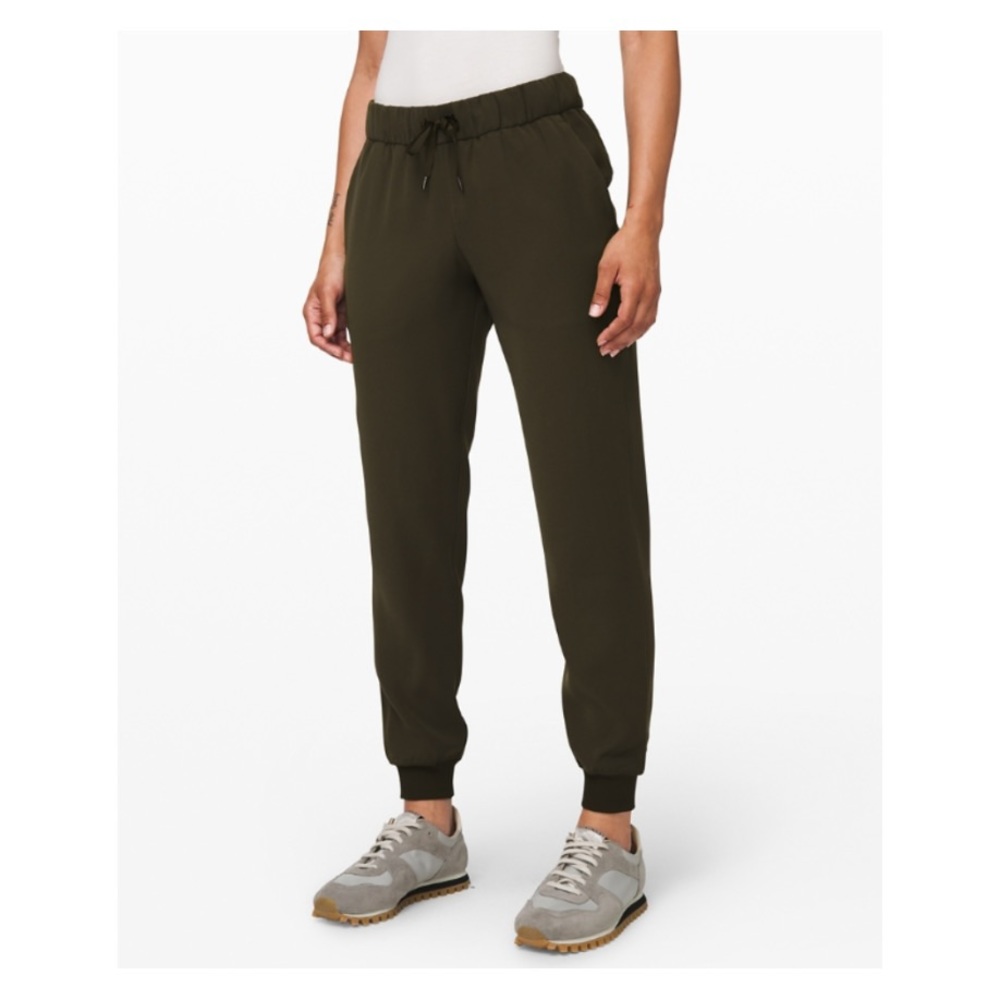 [ SOLD ] Lululemon On the Fly joggers 28” *Woven